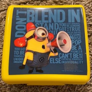 Super Cute & Bright Minions Sandwich Holder!!!